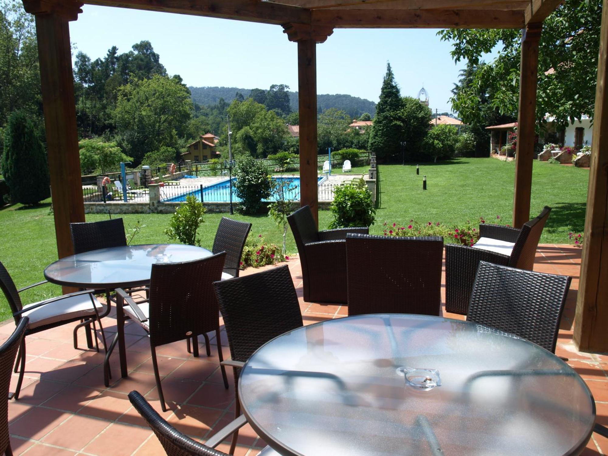Hosteria El Pomar Novales Esterno foto
