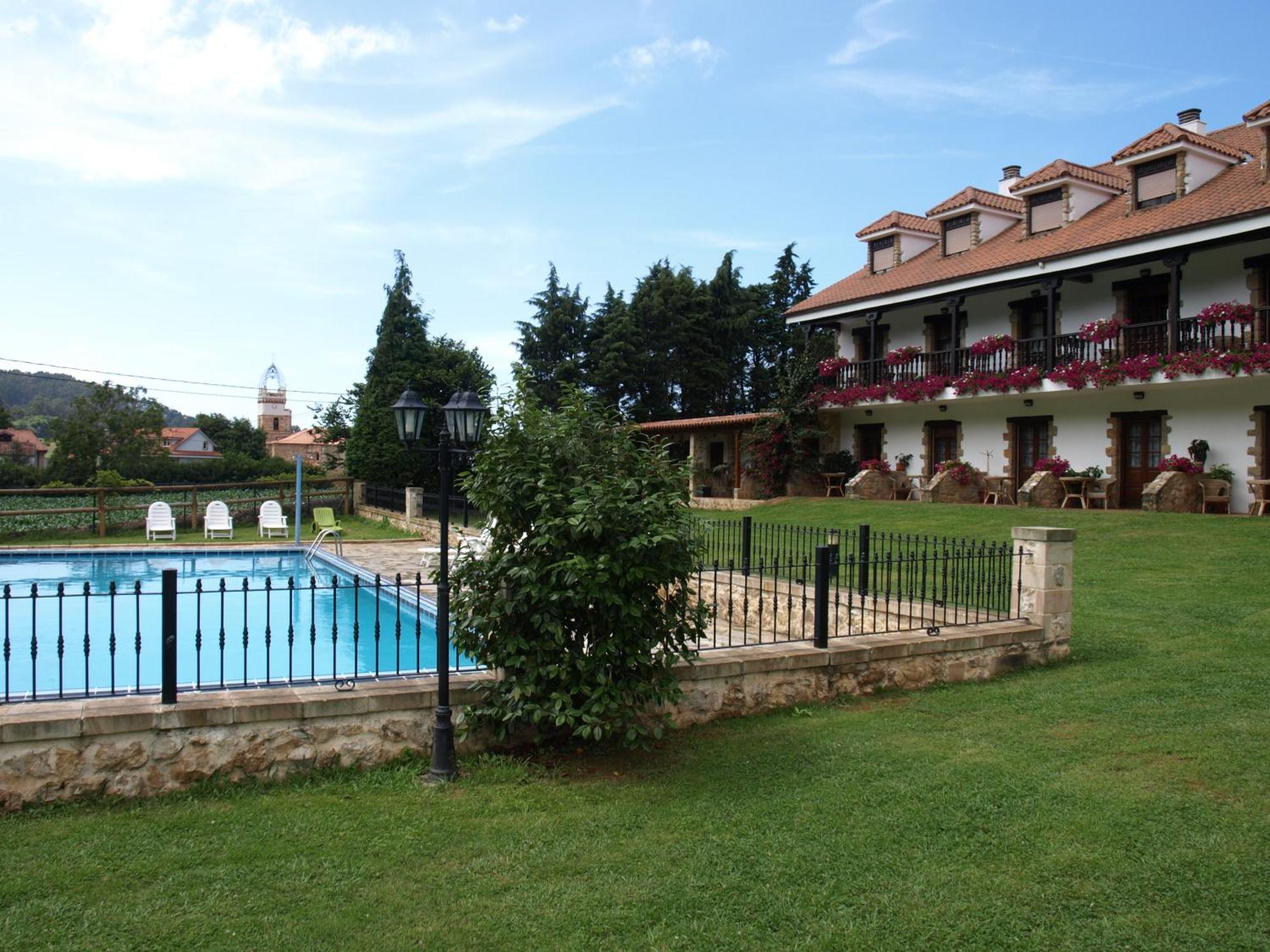 Hosteria El Pomar Novales Esterno foto